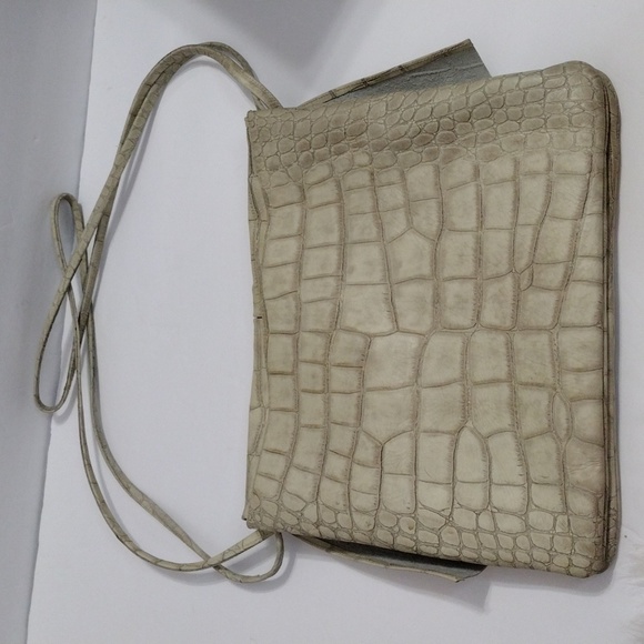 Esperanza Alligator Embosed Leather Shoulder Bag - Picture 13 of 14